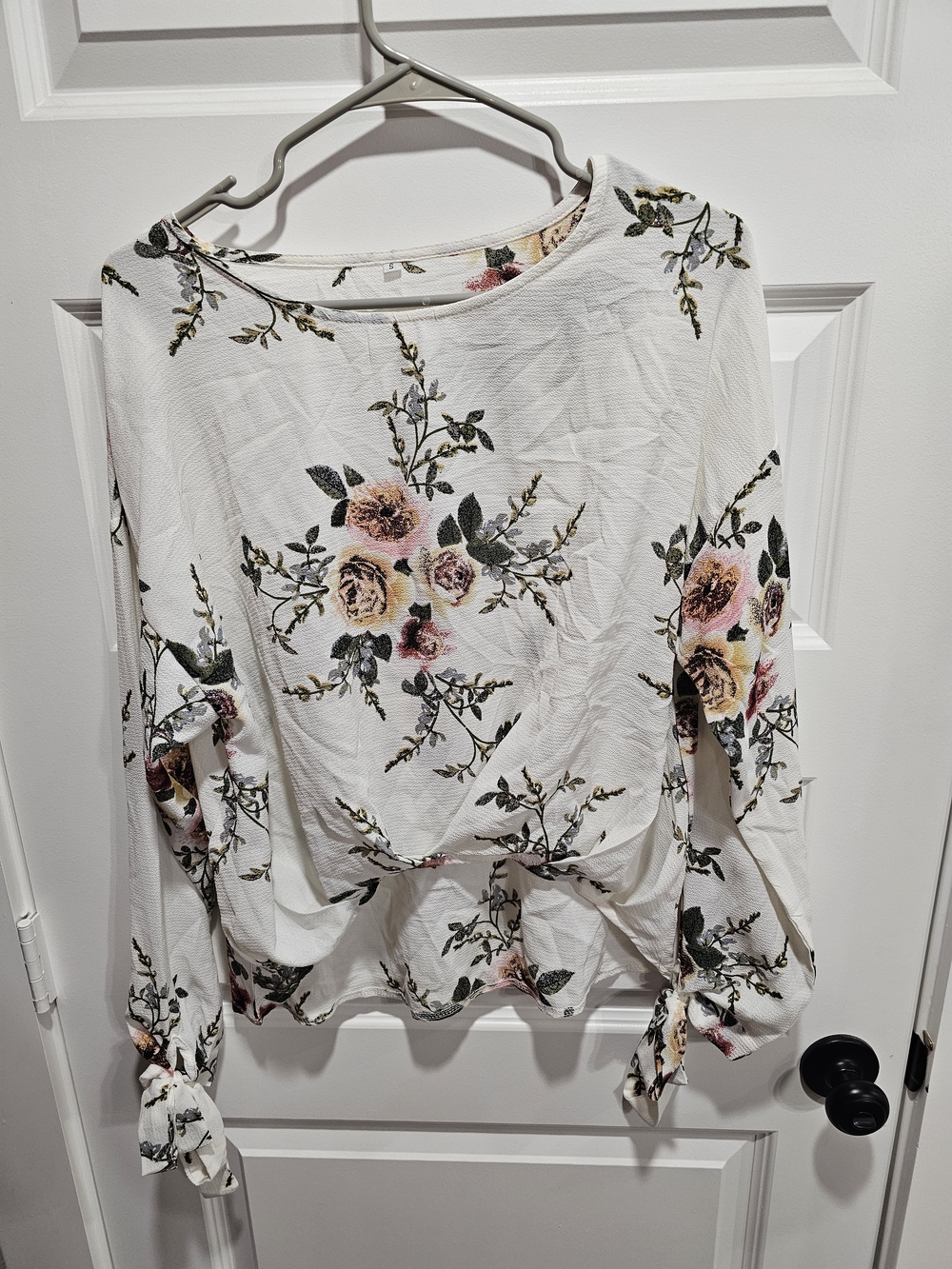 Source Unknown White Floral Tie-Cuff Long Sleeve Top